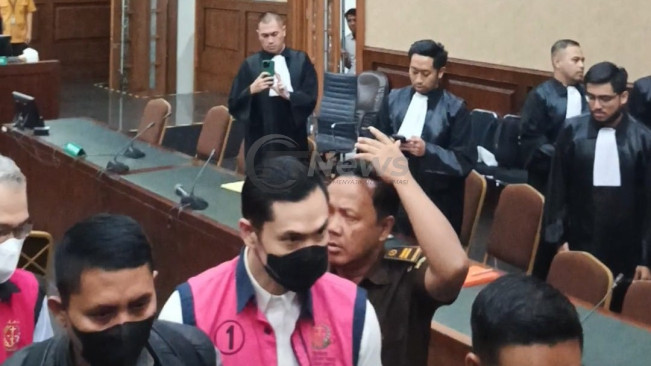 Harvey Moeis saat ikuti persidangan. [FT News]